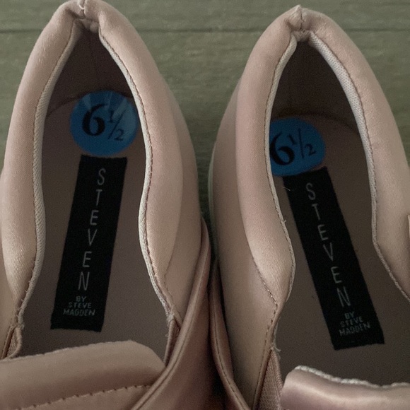 New with Stickers Steven by Steve Madden Pink Bow Slip-in Sneakers - Size 6.5 - Picture 6 of 7